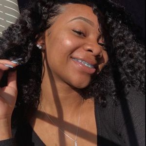 Meet your Posher, Sanique